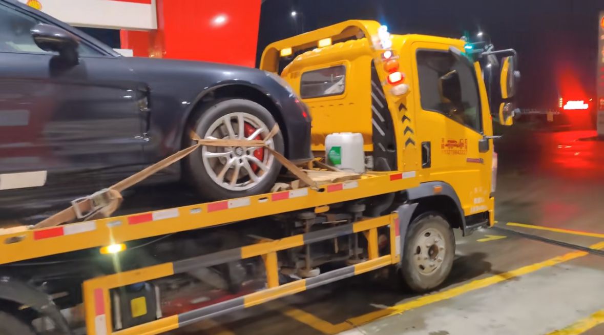 岳阳行车途中遇到突发状况该如何呼叫道路救援？